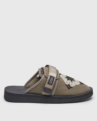 ADISH x SUICOKE ZAVO slides with gray x olive canvas/nylon upper with traditional Palestinian embroideries, gray x olive midsole and sole, straps and white logo patch. From Fall Winter 2023 collection on SUICOKE Official US & Canada Webstore. OG-072CabADS-FW23 GRAY OLIVE A