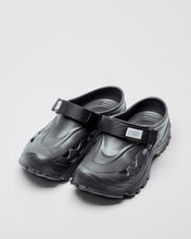 Load image into Gallery viewer, SUICOKE MOK slides with black rubber upper, black midsole and sole, straps and logo patch. From Fall/Winter 2023 collection on SUICOKE Official US &amp; Canada Webstore. OG-INJ-101 BLACK
