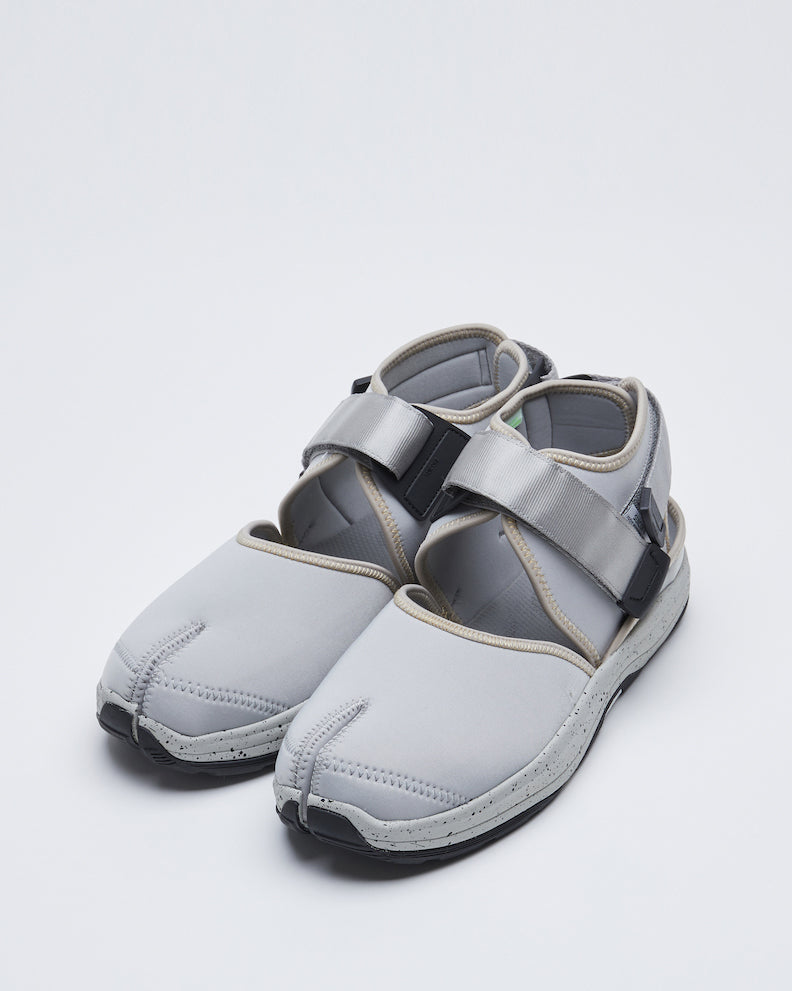Suicoke tabi sandals store